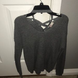 grey knitted sweater